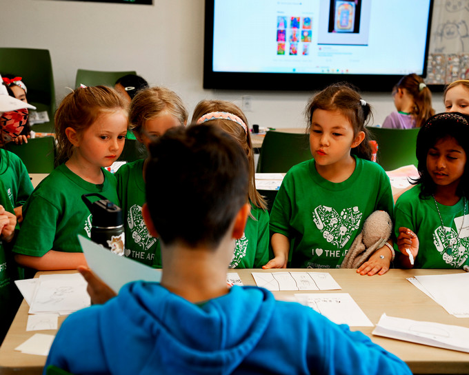 kids creating art