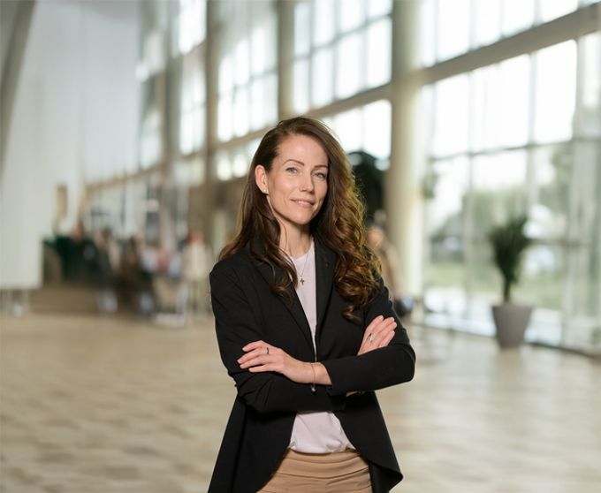 Lisa Vindevoghel posing in KHS