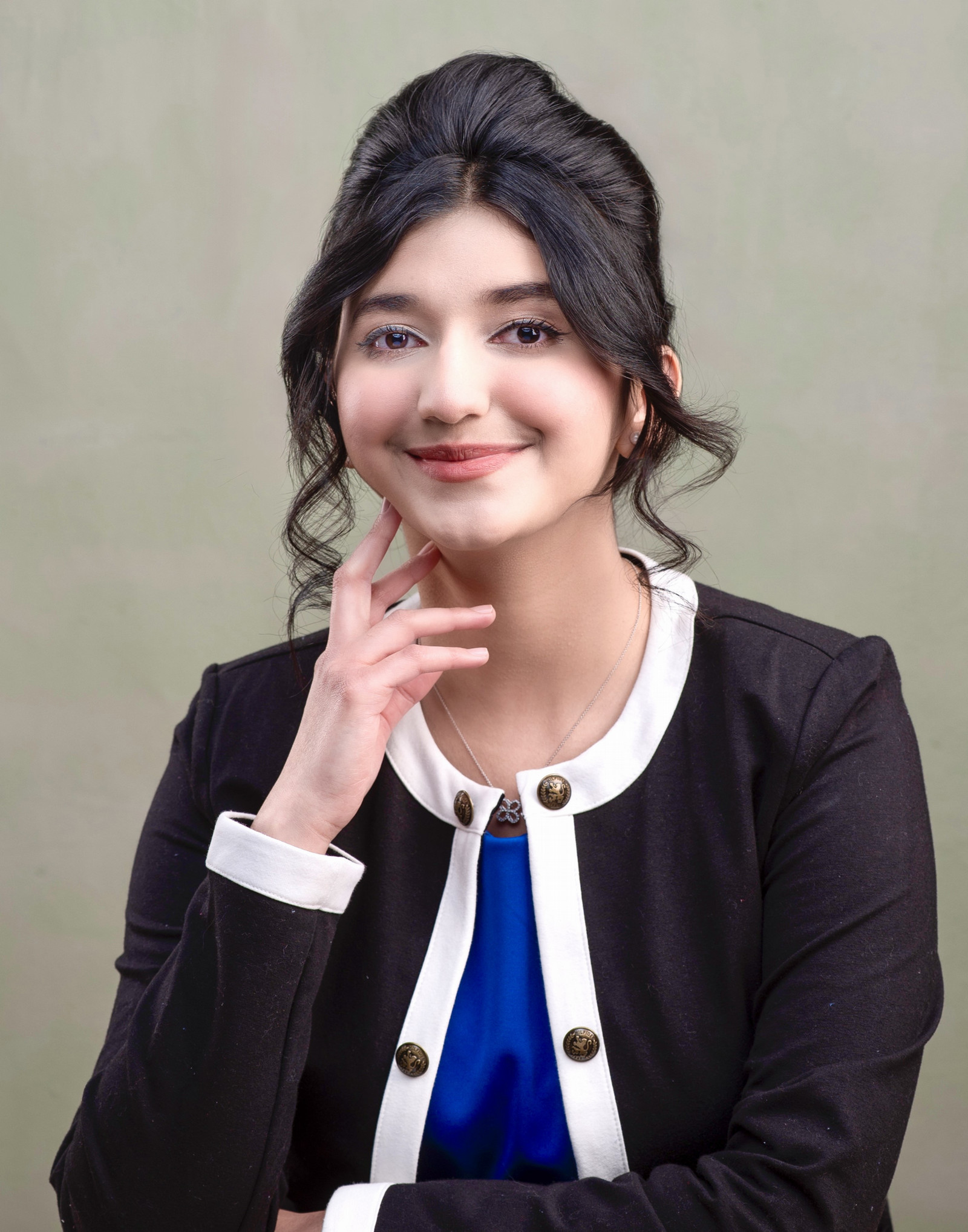 shiza smiling