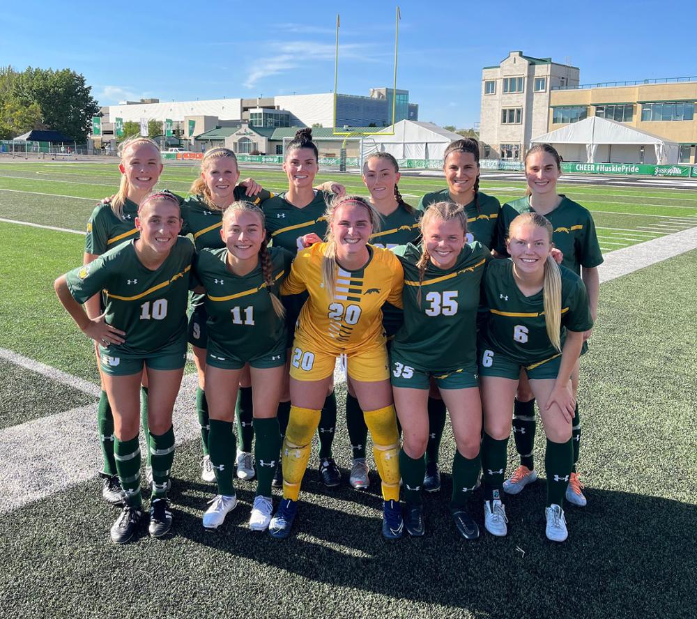 A team photo of the Cougar women's soccer team