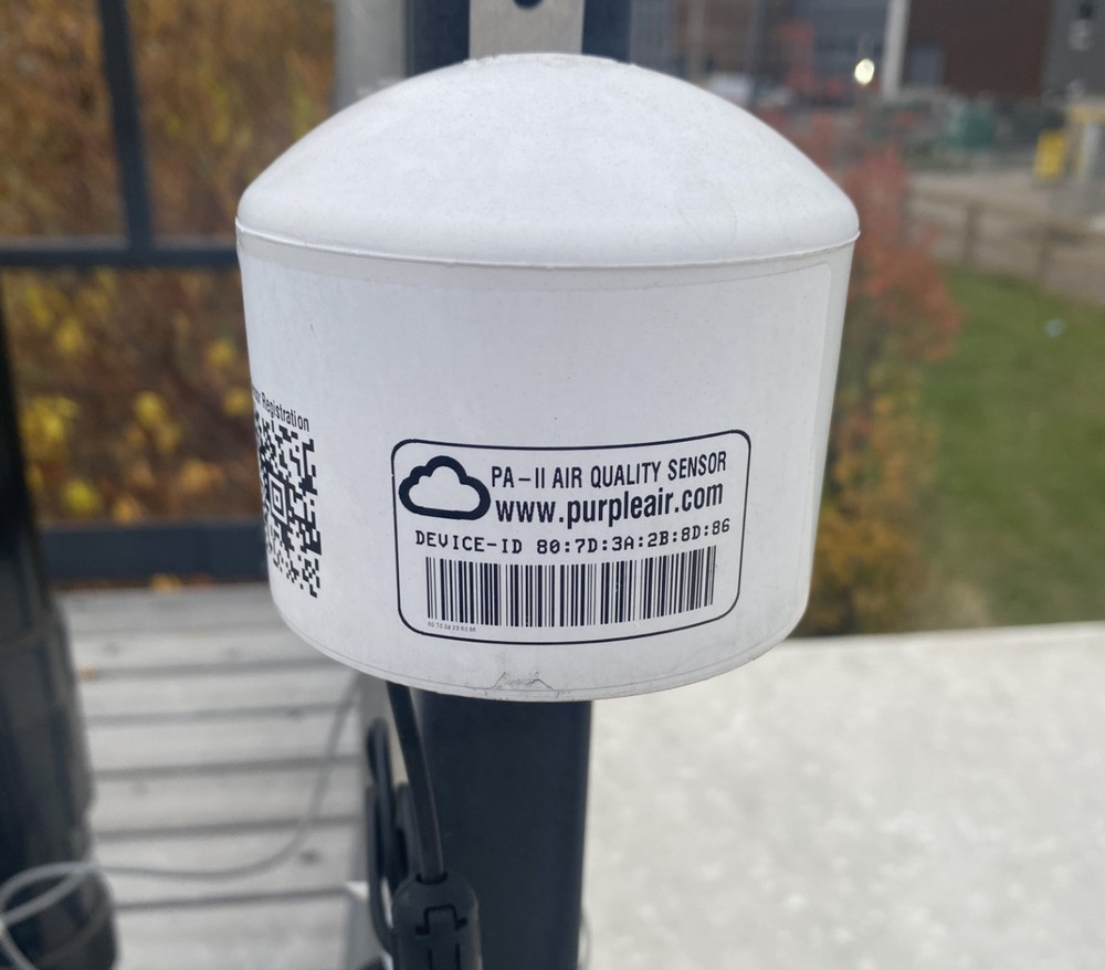 an electronic air sensor